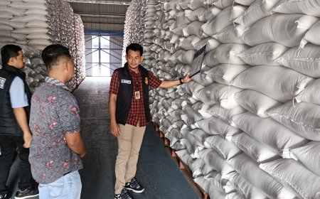 Satgas Pangan Polres Ngawi Cek Gudang Bulog Pastikan Stok Beras dan Jagung Aman