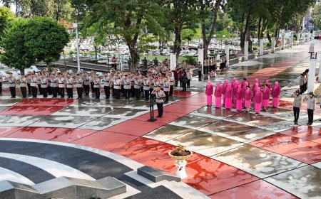 Polda Jatim Ziarah dan Tabur Bunga di TMP, Kenang Jasa Pahlawan Jelang Hari Bhayangkara ke-80