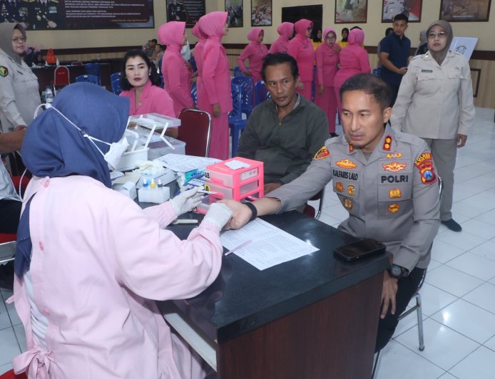Sambut Hari Bhayangkara ke-80, Polres Blitar Kota Gelar Bakti Kesehatan