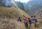 Polres Probolinggo dan Tim Gabungan Jinakkan Titik Api di Kawasan JLKT Bromo