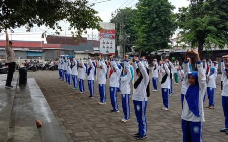 Terapi Ling Tien Kung: Cara Unik Bhabinkamtibmas Polres Blitar Bikin Warga Makin Sehat dan Kompak