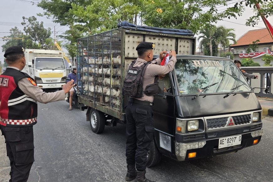 Sambut HUT ke-81 RI, Polres Madiun Semarakkan Jalanan dengan Merah Putih