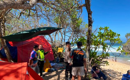 *Polres Malang Perketat Patroli di Pantai Balekambang Antisipasi Kecelakaan Laut*