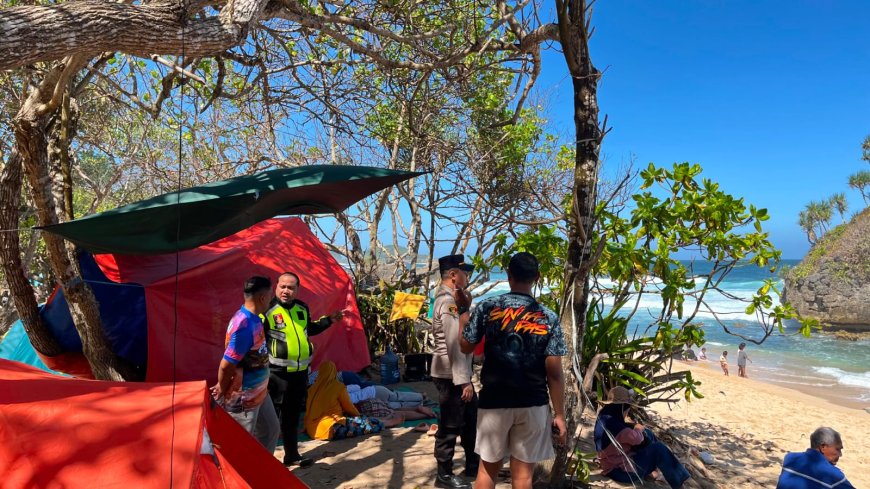 *Polres Malang Perketat Patroli di Pantai Balekambang Antisipasi Kecelakaan Laut*