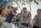 Polres Blitar Salurkan Bantuan Air Bersih dan Sembako bagi Warga Terdampak Kekeringan