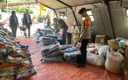 Dukungan Logistik Terus Mengalir, Satgas SAR Korbrimob Terima Bantuan Terpal di Reo