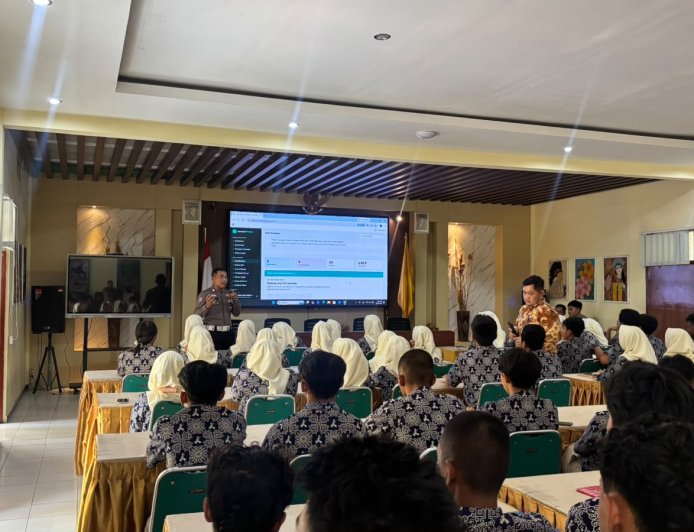Polres Madiun Ajak Pelajar Cerdas Manfaatkan Teknologi AI