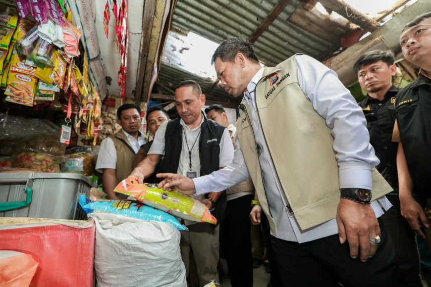 Satgas Pangan Polda Jatim Sidak Pasar Pucang, Usut Beras Premium di Atas HET