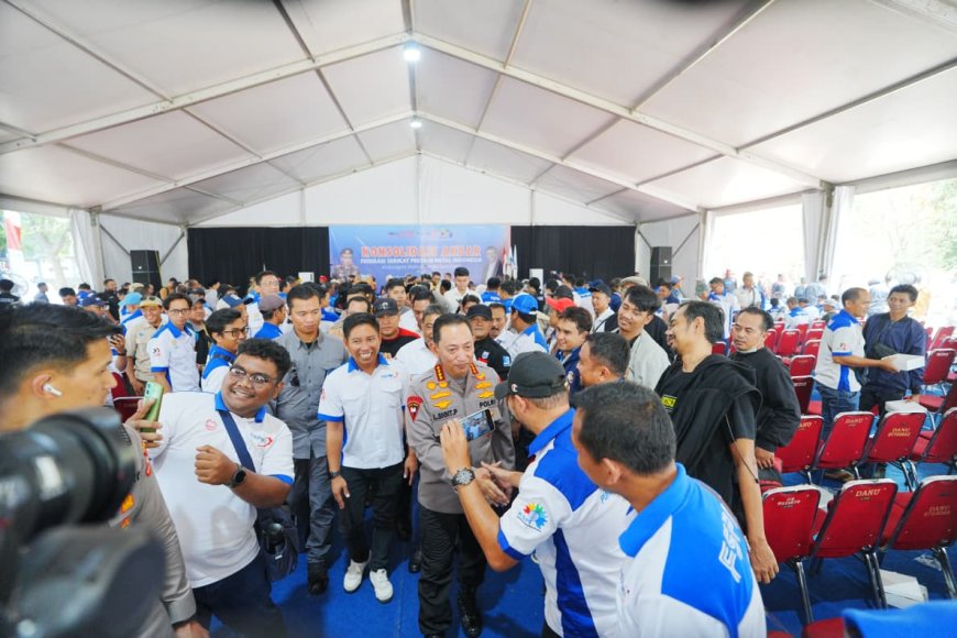 Kapolri Apresiasi Buruh dan Pengusaha Duduk Bersama Bahas RUU Ciptaker
