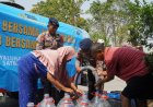 Brimob Polda Jatim Salurkan 40 Ribu Liter Air Bersih untuk Warga Gresik dan Sidoarjo