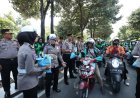 Jumat Berkah, Polda Jatim Salurkan 600 Paket Sembako untuk Pengemudi Ojol