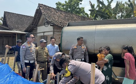 SABER Satlantas Polres Ngawi: Salurkan Bantuan Air Bersih untuk Warga Terdampak Kekeringan