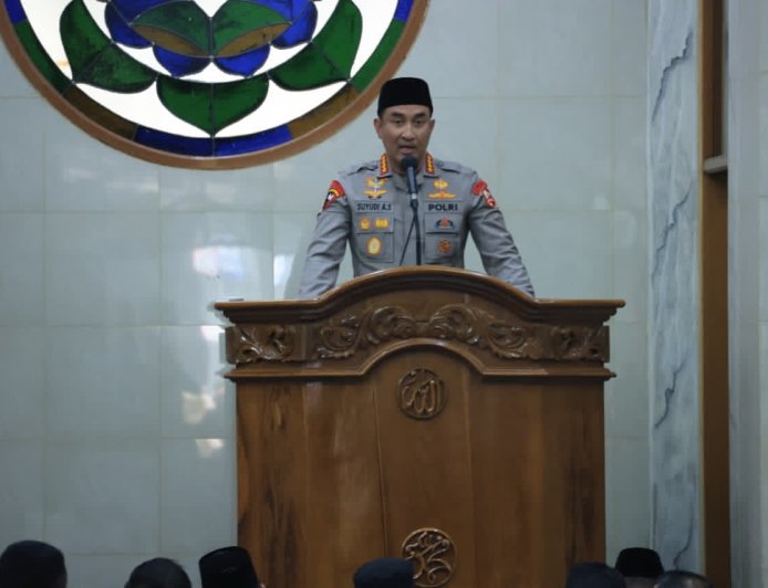 Kapolri Ajak Jamaah Masjid Al-Ikhlas Mabes Polri Jaga Kerendahan Hati dan Perkuat Akhlak
